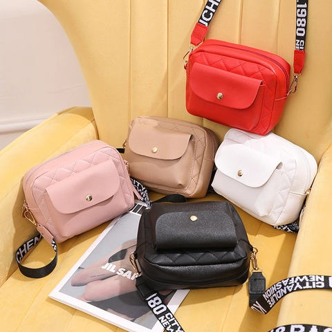 Gewatteerde Crossbody Tas Dames PU Leer Ruitpatroon Schoudertas Met Brede Letterprint Riem Veelzijdige Camera Tas