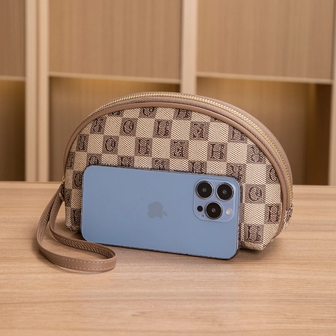 Borsa Per Cosmetici Da Donna In Pelle PU Forma A Conchiglia Stampa Lettere A Scacchi Borsa A Mano Con Cinturino Da Polso Pochette Con Cerniera