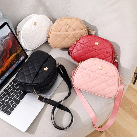 Women Quilted Crossbody Bag PU Leather Diamond Pattern Shell Shape Golden Flower Decoration Adjustable Strap Fashion Casual