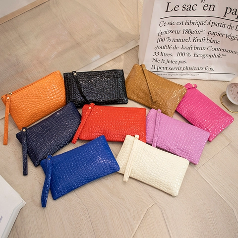 Fashion Crocodile Pattern PU Leather Clutch Bag With Wristlet Strap Women Casual Daily Zipper Purse Large Capacity
