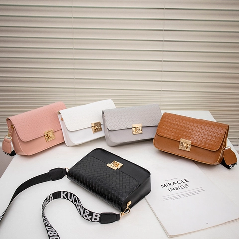 Women Woven Texture Flap Crossbody Bag With Wide Letter Print Strap Gold Metal Lock Casual Mini Square Shoulder Bag