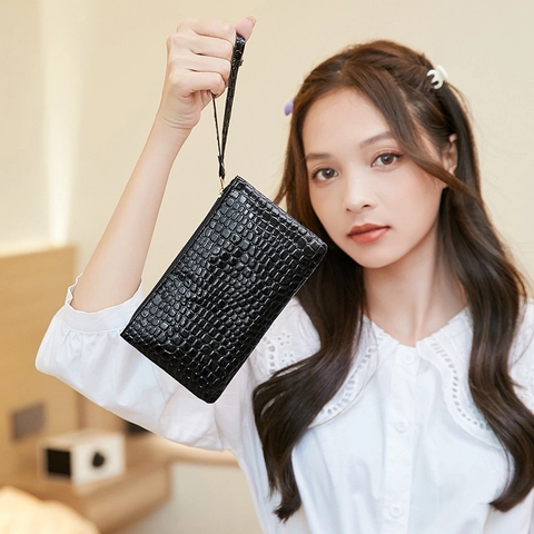 Fashion Crocodile Pattern PU Leather Clutch Bag With Wristlet Strap Women Casual Daily Zipper Purse Large Capacity