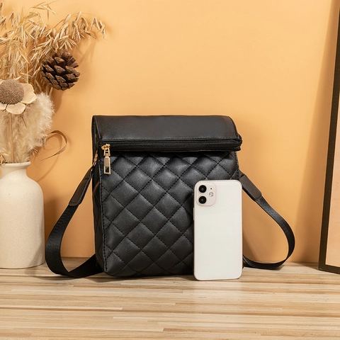 Quilted Crossbody Bag For Women PU Leather Diamond Lattice Shoulder Purse With Wide Strap Gold Hardware