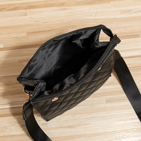 Quilted Flap Crossbody Bag Women PU Leather Small Square Shoulder Bag With Adjustable Wide Fabric Strap Casual Fashion
