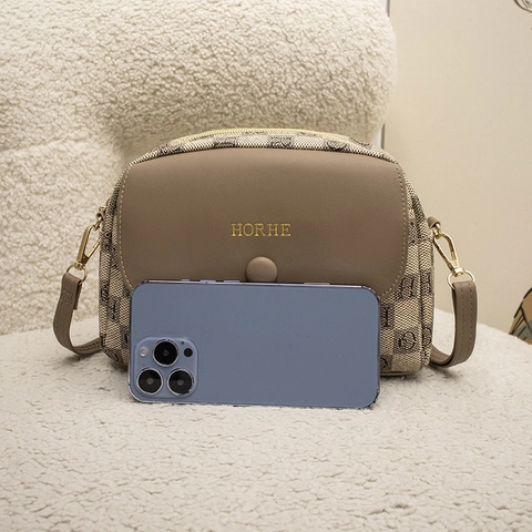 Retro Schelp Schoudertas Van PU Leer Met Dambord Letteropdruk Klepsluiting Vintage Crossbody Tas Voor Dames
