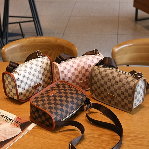 Checkerboard Crossbody Bag PU Leather Vintage Letter Print Wide Strap Adjustable Shoulder Bag For Women Fashionable