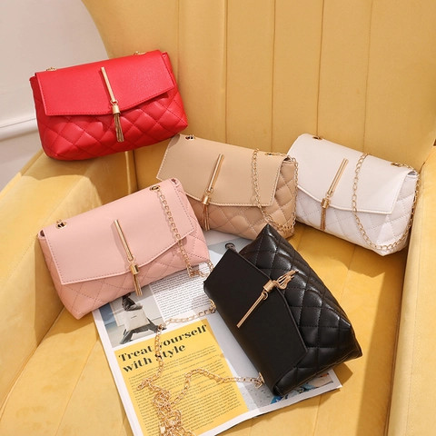 Quilted Crossbody Bag For Women Chic PU Leather Shoulder Bag With Tassel Decor And Gold Chain Strap Small Square Bag
