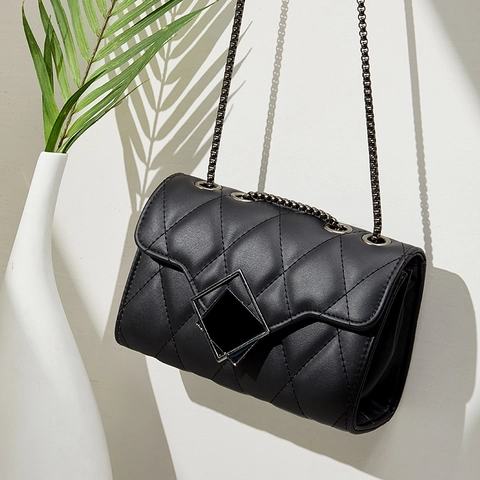Women Quilted Shoulder Bag PU Leather Square Crossbody Bag Metal Chain Strap Geometric Buckle Fashion Daily Casual Purse