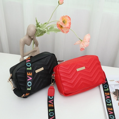 Women Quilted Crossbody Camera Bag PU Leather Chevron Pattern Wide Colorful Love Letter Strap Fashion Shoulder Purse