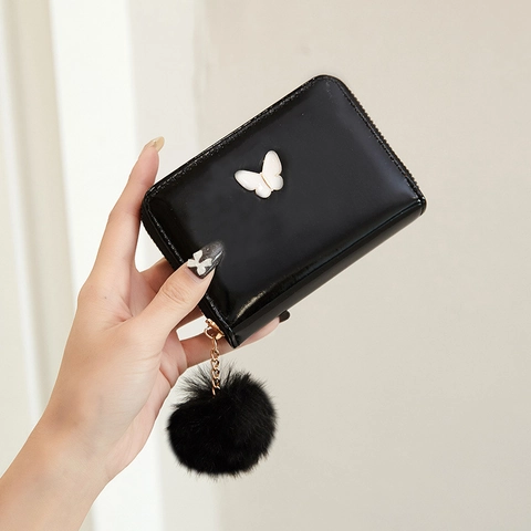 Damen Mini Geldbörse PU Leder Glänzend Patent Schmetterling Dekor Reißverschluss Geldbeutel Mit Bommel Anhänger Kartenfächer