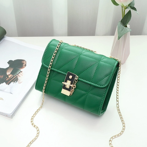 Fashion Quilted PU Leather Chain Shoulder Bag For Women Small Square Crossbody Bag With Metal Lock Elegant Messenger Bag