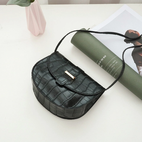 Women Crocodile Pattern PU Leather Crossbody Bag Mini Saddle Shoulder Purse With Gold Metal Buckle Retro Elegant Trendy