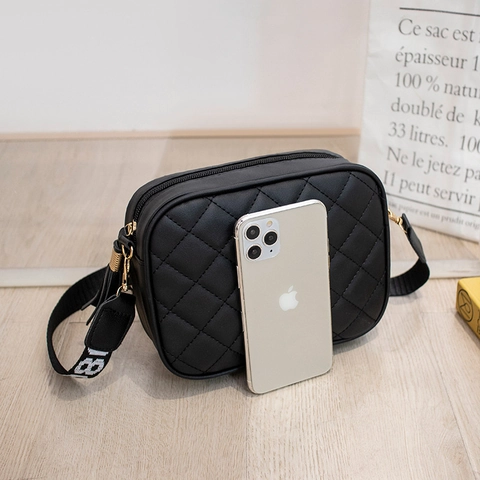 Damen Gesteppte PU Leder Umhängetasche Mode Schmetterling Dekor Quaste Kleine Quadratische Handytasche Mit Brief Breitgurt
