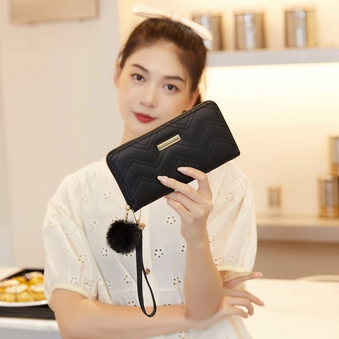 Damen Lange Reißverschluss Geldbörse PU Leder V-Gesteppt Clutch Mit Handschlaufe Und Bommel Anhänger Elegante Mode Handtasche