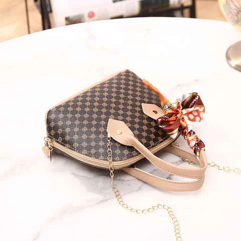 Vintage Print Schelp Handtas Voor Dames PU Leer Tas Met Decoratieve Satijnn Sjaal En Ketting Retro Stijl