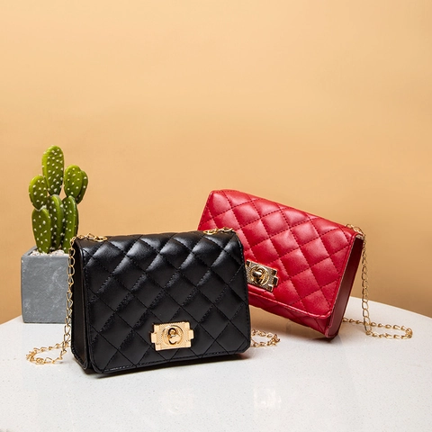 Women Quilted Crossbody Bag Diamond Lattice PU Leather Golden Metal Chain Small Square Shoulder Bag Twist Lock Classic Chic