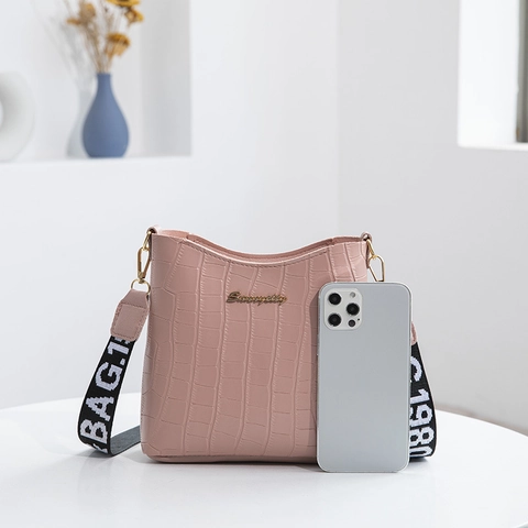 Damen Eimer Umhängetasche Krokodil Textur PU Leder Breite Buchstaben Riemen Mode Lässige Schultertasche