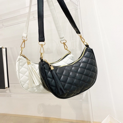 Women Quilted Hobo Bag PU Leather Half Moon Shoulder Bag With Tassel Zipper Solid Color Casual Underarm Handbag