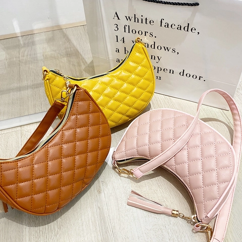 Quilted PU Leather Hobo Bag Fashion Half Moon Shoulder Bag With Tassel For Women Casual Daily Crossbody Handbag