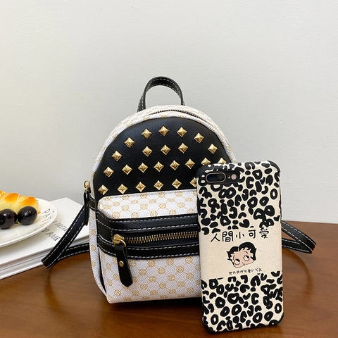 Mini Mochila De Moda Para Mujer Cuero De PU Remaches Dorados Color En Contraste Estampado De Monograma Retro