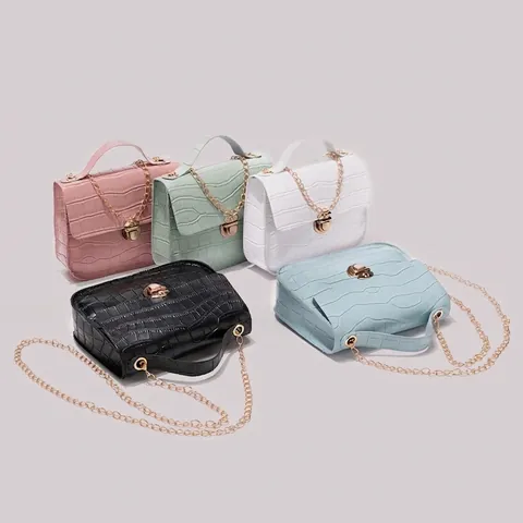 Women Crocodile Pattern PU Leather Crossbody Bag Mini Square Shoulder Handbag With Golden Chain And Lock Closure Elegant