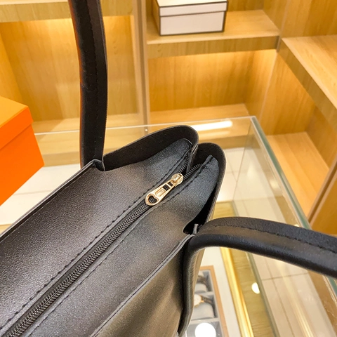 Borsa Tote In Pelle PU Minimalista Di Grande Capacità Per Donna Borsa A Spalla Daily Commute Con Tasca Esterna Bottone In Metallo