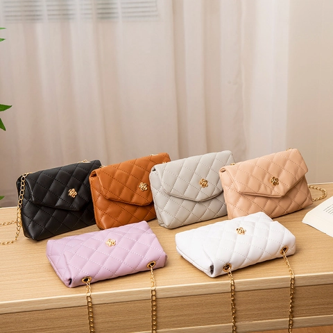 Women Quilted Crossbody Bag PU Leather Rhombic Pattern Flower Metal Buckle Chain Strap Small Square Shoulder Bag Casual