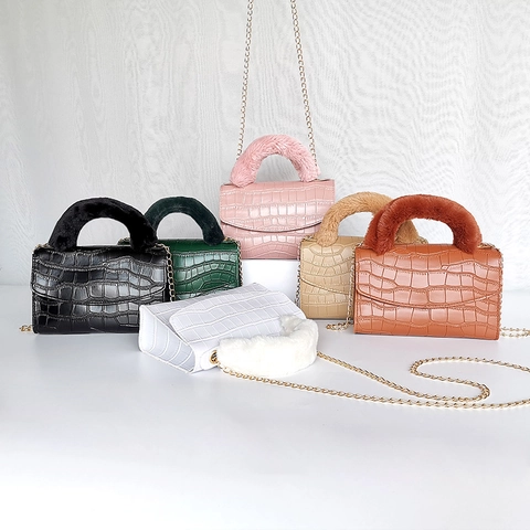 Women Crocodile Embossed PU Leather Handbag With Faux Fur Handle Gold Chain Strap Fashion Flap Crossbody Bag