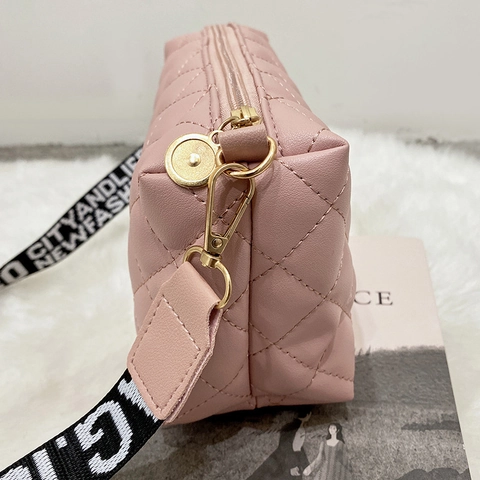 Women Quilted Rhombic Crossbody Bag PU Leather Wide Letter Strap Fashion Small Shoulder Square Bag For Casual Travel