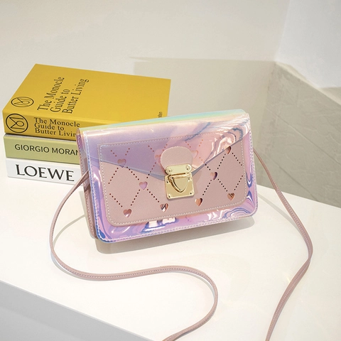 Borsa A Tracolla Olografica Laser In PVC Da Donna Cuore Traforato Trapuntato Piccola Borsa Quadrata Con Chiusura In Metallo