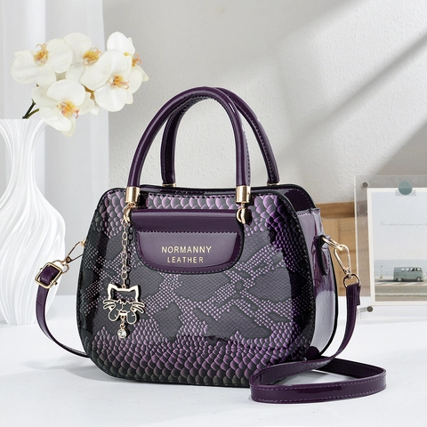 Borsa Da Donna In Pelle PU Con Stampa Serpente E Ciondolo A Gatto Borsa A Tracolla Lucida Da Pendolare