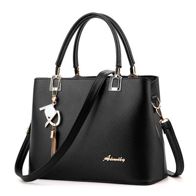 Borsa A Mano Da Donna In Pelle PU Elegante Borsa A Spalla Con Pendente A Nappa Hardware Dorato Borsa Con Manico Superiore
