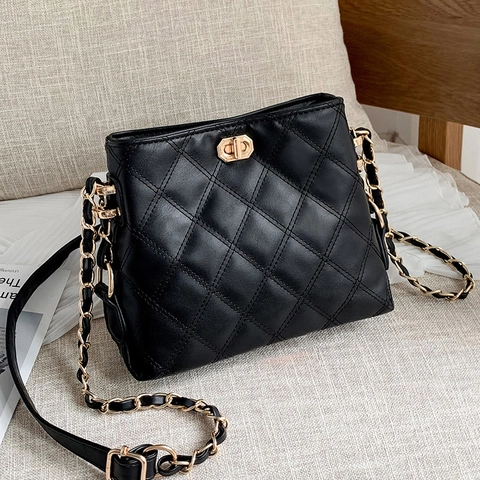 Women Quilted Crossbody Bag PU Leather Diamond Pattern Shoulder Bag With Metal Chain Strap Twist Lock Elegant