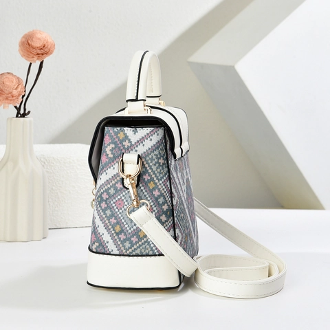 Sac À Épaule Rétro Femme Cuir PU Jacquard Motif Géométrique Sac Bandoulière Main Avec Fermoir Ours Doré