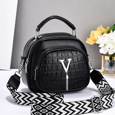 Women Shoulder Bag PU Leather Crocodile Pattern Multi-Zipper Crossbody Handbag With Wide Geometric Strap V Tassel Decor