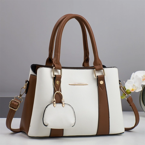 Borsa Da Donna In Pelle PU Grana Litchi Blocchi Di Colore Manico Borsa A Tracolla Con Mini Ciondolo Moda Tote
