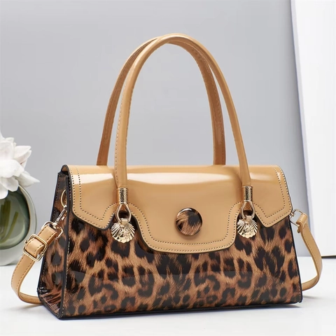 Leopard Print Patchwork Shoulder Bag Glossy PU Leather Handbag With Golden Shell Hardware Retro Fashion Women