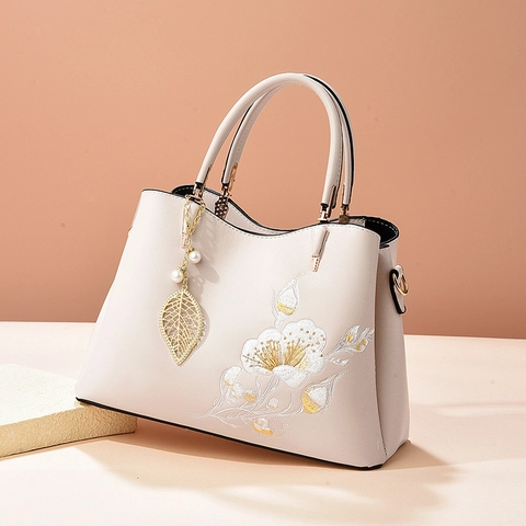 Bolso De Mano Con Bordado Floral Cuero PU Gran Capacidad Bolso De Hombro Con Colgante De Hoja Perla Artificial Bufanda Decoración Mujer