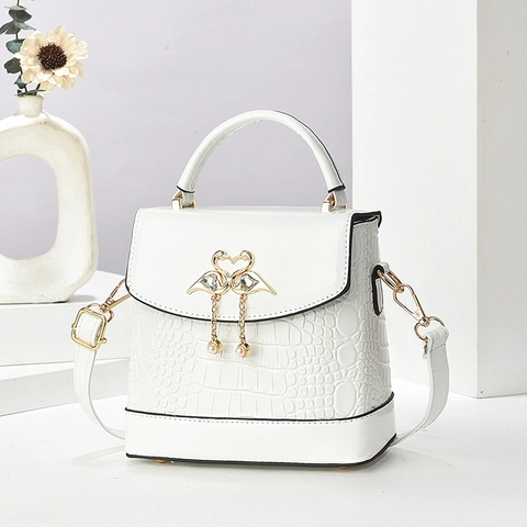 Bolso De Mano Para Mujer De Cuero PU Con Patrón De Cocodrilo Con Hebilla De Metal De Cisne Corazón Y Borla De Perlas Artificiales