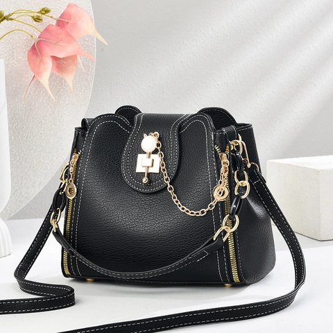 Women Bucket Crossbody Bag PU Leather Lychee Pattern Gold Chain Contrast Stitching Clover Cat Eye Lock Elegant Handbag