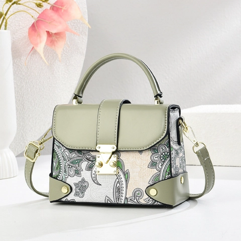 Paisley Pattern Handbag Vintage PU Leather Crossbody Bag With Gold Metal Lock Adjustable Strap Elegant Fashion Accessory For Women