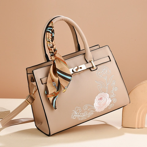 Bolso De Mano Elegante De Cuero PU Para Mujer Con Bordado De Rosas Y Pañuelo Decorativo Bolso De Hombro Cruzado