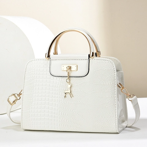 Women Handbag PU Leather Crocodile Pattern Metal Handle Deer Pendant Crossbody Shoulder Bag Fashion Elegant Style