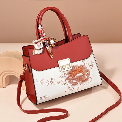Sac À Main Brodé Pivoine Vintage Cuir PU Grande Capacité Sac Bandoulière Avec Décor Écharpe En Satin Style Chinois