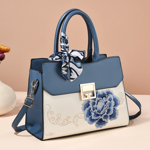 Sac À Main Brodé Pivoine Vintage Cuir PU Grande Capacité Sac Bandoulière Avec Décor Écharpe En Satin Style Chinois