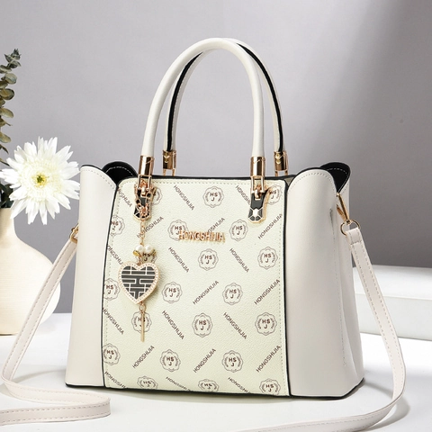 Women PU Leather Handbag Large Capacity Shoulder Crossbody Bag Elegant Monogram Print Retro With Heart Pendant