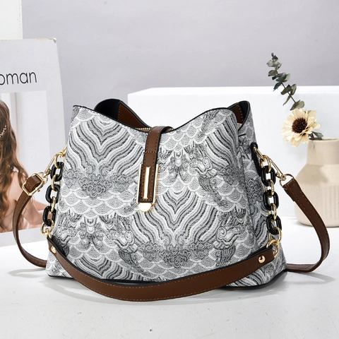 Bolso de Cubo de Jacquard Vintage para Mujer Retro Patrón de Nubes Bolso de Hombro Con Cadena Ribete de Cuero PU