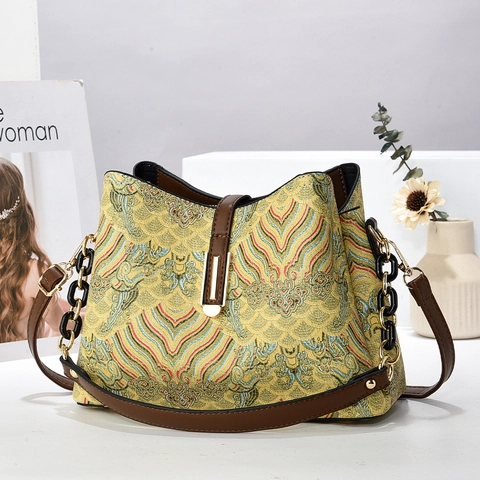 Retro Jacquard Shoulder Bag Women Chinese Style Wave Pattern PU Leather Crossbody Handbag With Metal Chain Lock