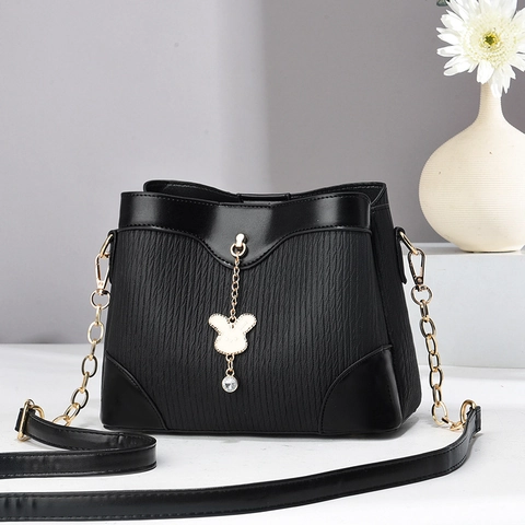 Women Pleated PU Leather Shoulder Bag With Gold Chain Strap And Rhinestone Bunny Pendant Urban Simple Style
