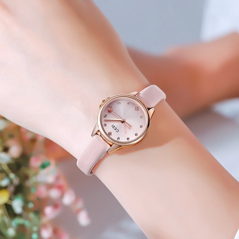 Women Quartz Watch Leather Strap Alloy Case Rhinestone Star Scale Waterproof Casual Elegant Wristwatch